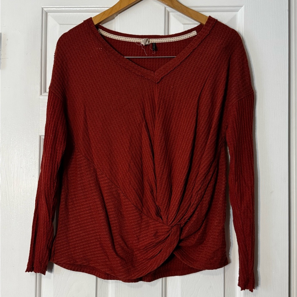 Akemi + Kin (Anthropologie) Rust Waffle Knit Twist Front Top - S 0546
